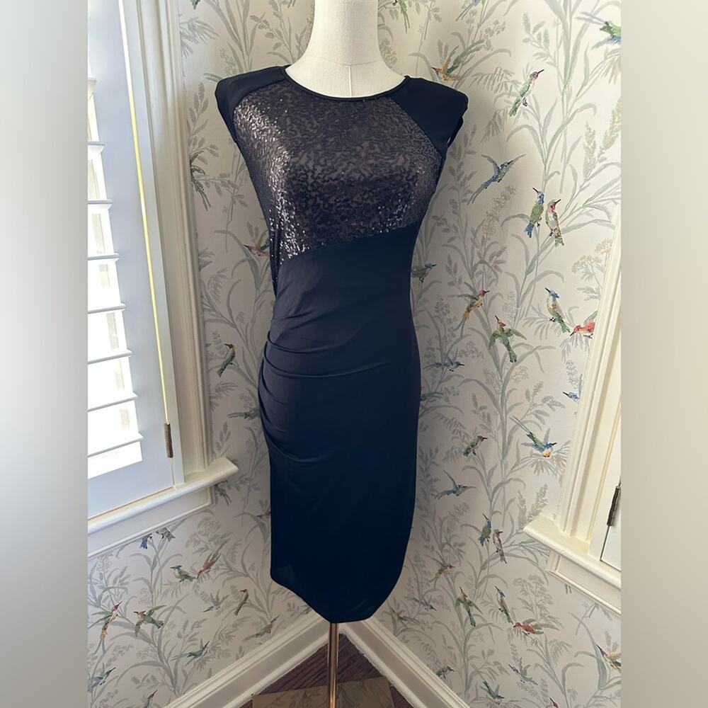Beautiful vintage Anne Klein black dress with sequin at front size 2